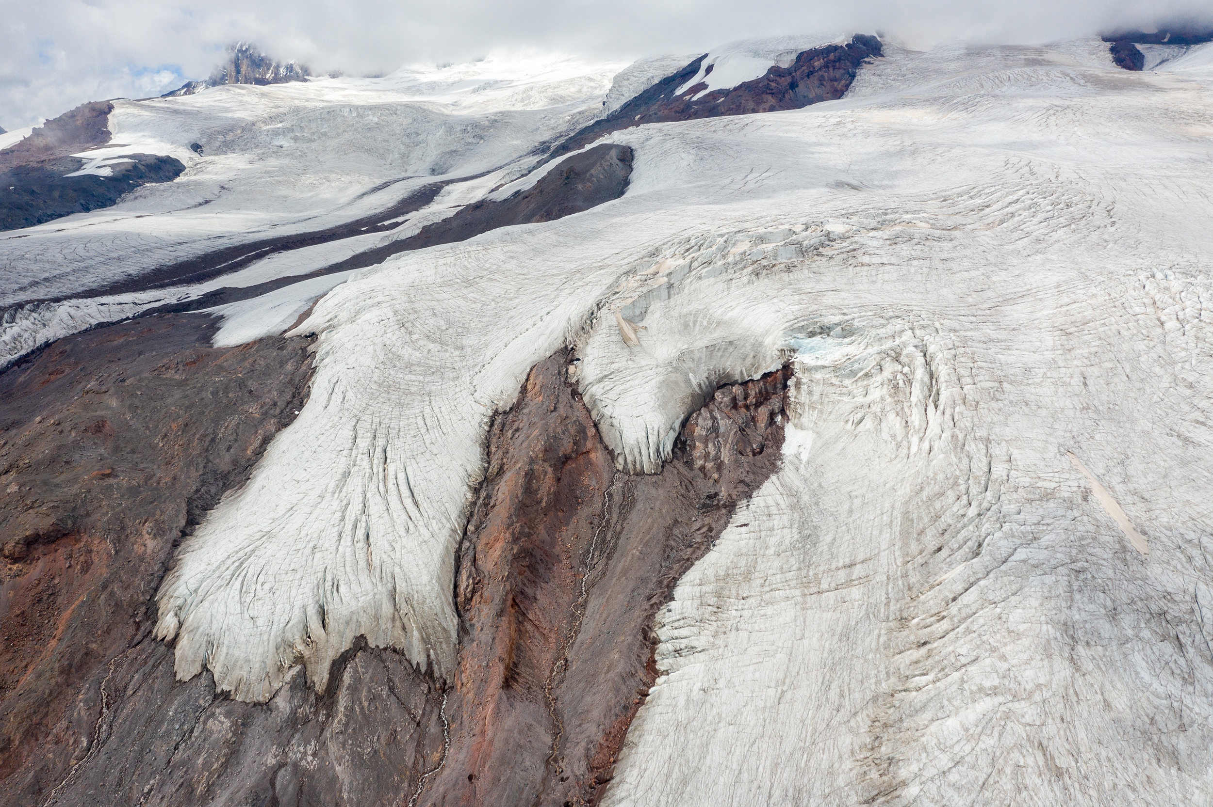 Трещины ледника Азау