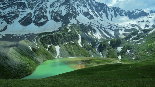 Озеро Донгуз Орун-Кёль