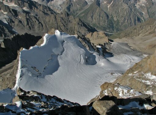 Приэльбрусье. Ледовая лаборатория в ущелье Адыр-Су «Уллу-тау»